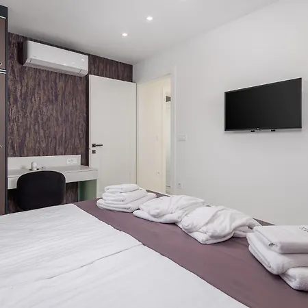 3 Bedroom Stunning In 马林斯卡