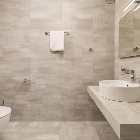 公寓 3 Bedroom Stunning In *