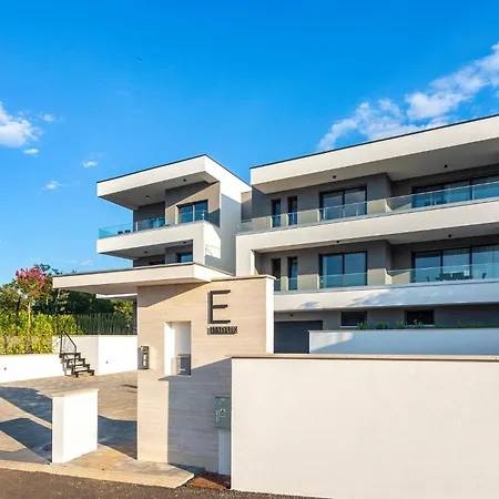 3 Bedroom Stunning In 公寓 马林斯卡